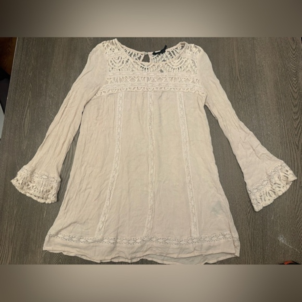 BLU PEPPER CREAM LACE LONG SLEEVE TUNIC TOP - Size Small SKU:161